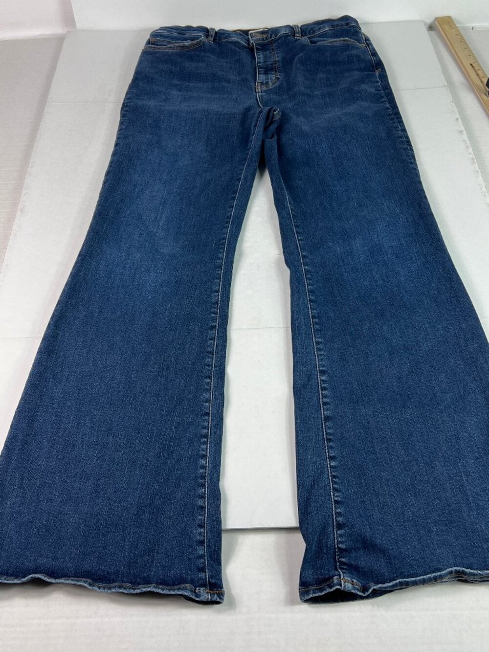 Frame Jeans Women 32x30* Le Easy High Rise Flare Blue Faded Stretch Denim Tag 31